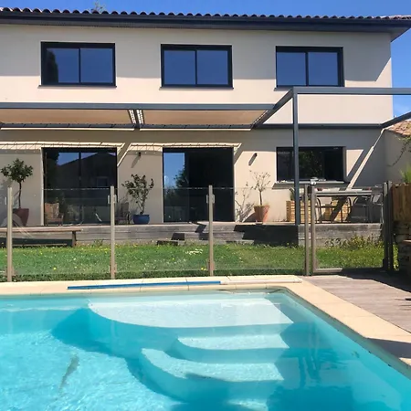 Belle Familiale Avec Piscine Villa