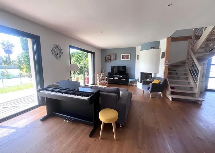 Belle Familiale Avec Piscine *